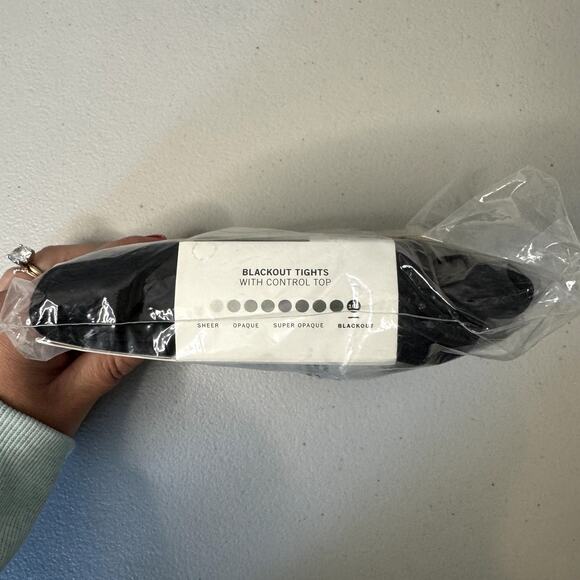 NWT Black Opaque Hue Tights Size 3 - Picture 3 of 4